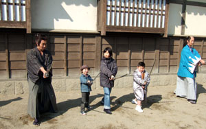 3-kids-300.jpg